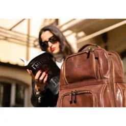 Bardzo duży i dobrze wyposażony skórzany plecak podróżny "Santacroce"