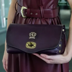 Damska listonoszka ze skóry z klapą "Castel Del Piano" B161