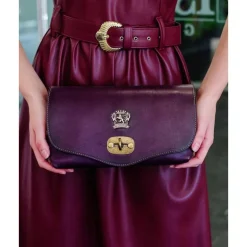 Damska listonoszka ze skóry z klapą "Castel Del Piano" B161