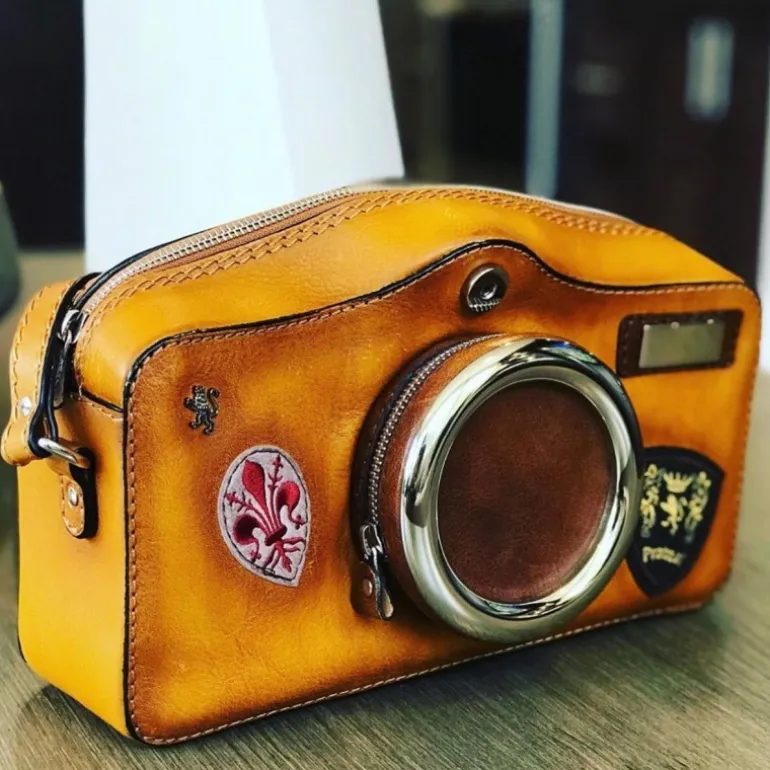 Listonoszka damska skórzana z zamknięcie metalowy zamek błyskawiczny. "Fotocamera"