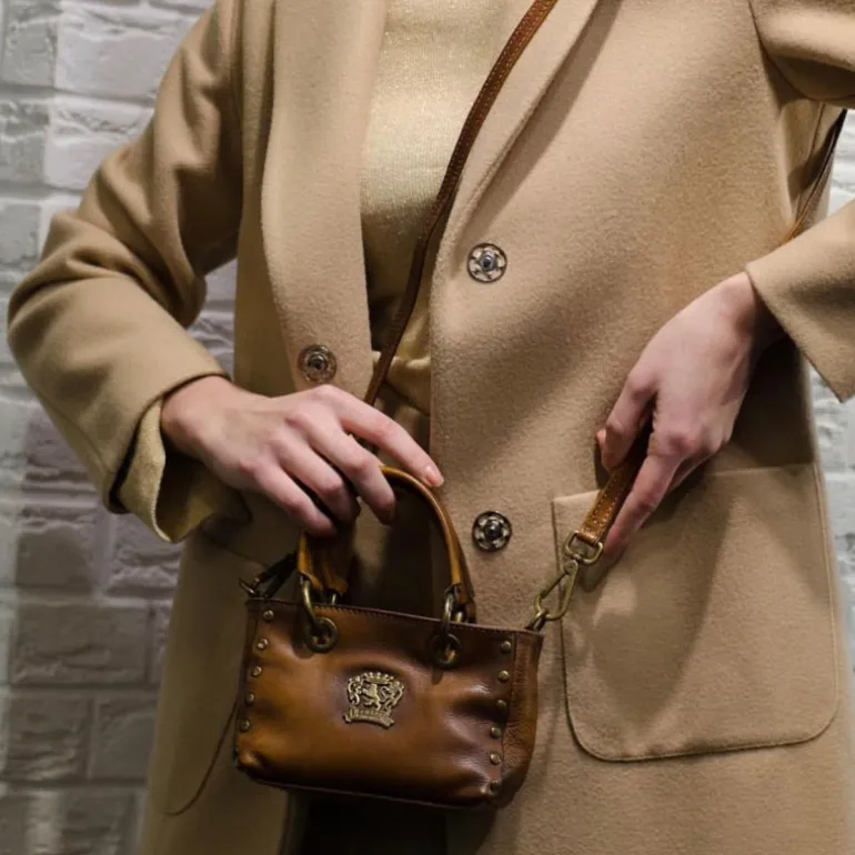 Listonoszka damska skórzana "Bagnone"