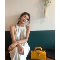 Mała elegancka skórzana torebka na rączce.  "Lady Brunelleschi" R120/N