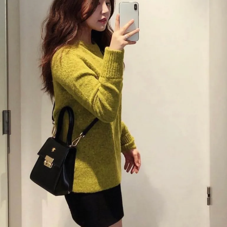 Mała torebka ze skóry na co dzień. "Artemisia" B299