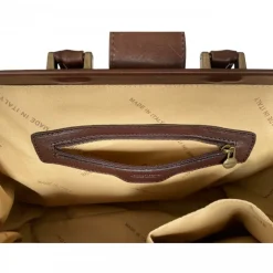 Skórzana torba lekarska z pocztówką