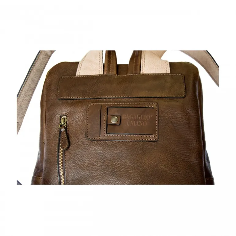 Skórzany plecak na laptopa 15" z pocztówką